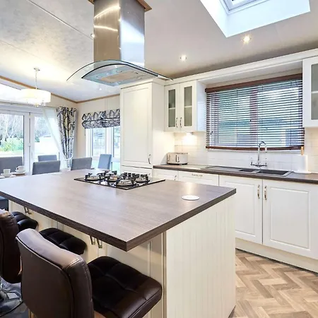 別荘 Bramble With Hot Tub *