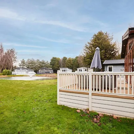 Bramble With Hot Tub 別荘