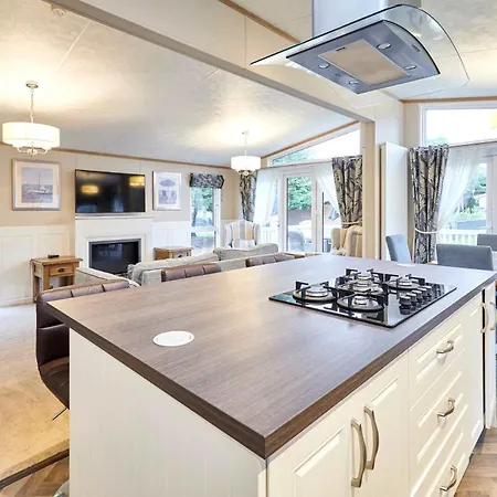 Bramble With Hot Tub 別荘