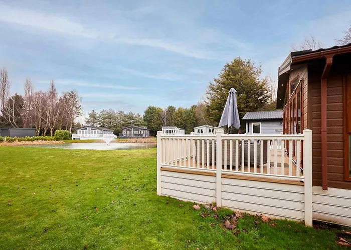 Bramble With Hot Tub 別荘