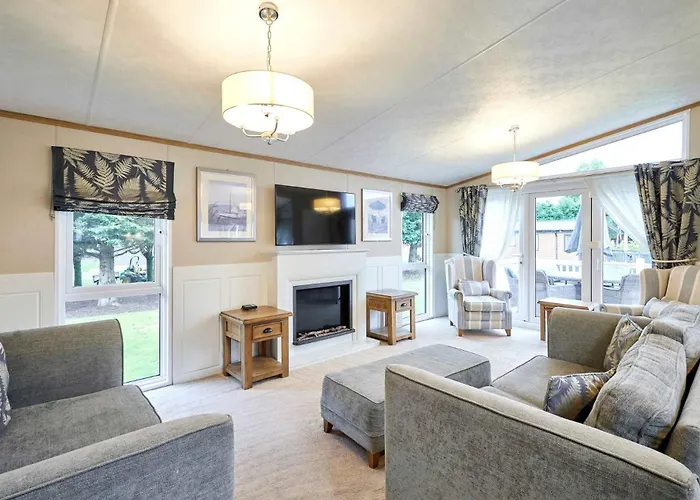 別荘 Bramble With Hot Tub