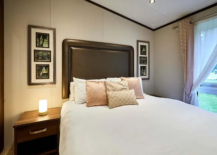 Bramble With Hot Tub 別荘