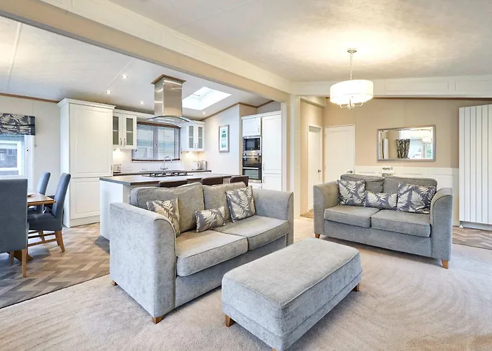 Bramble With Hot Tub *