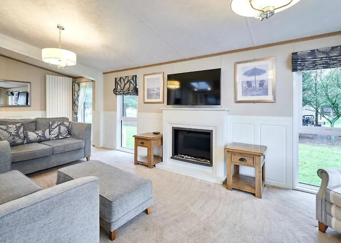 Bramble With Hot Tub *