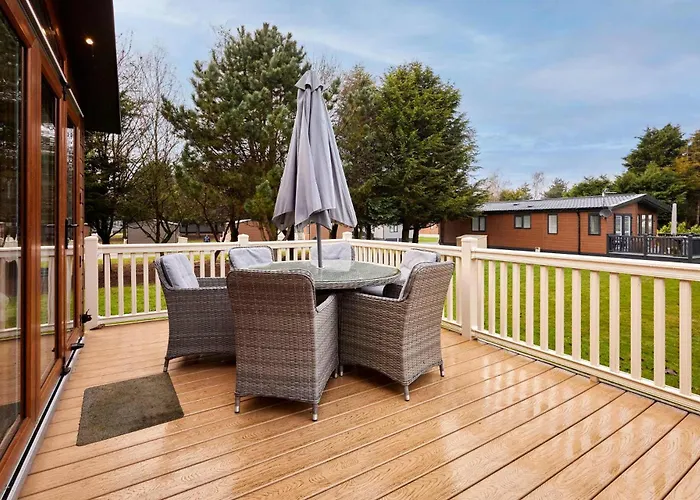 Bramble With Hot Tub * ヨーク