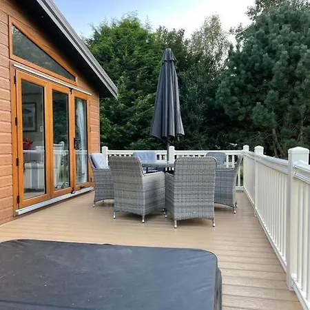 Bramble With Hot Tub Casa vacanze