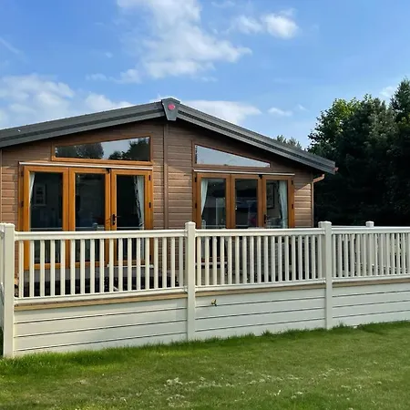 Bramble With Hot Tub York