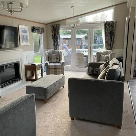 Bramble With Hot Tub Vakantiehuis