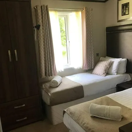 Bramble With Hot Tub Vakantiehuis York